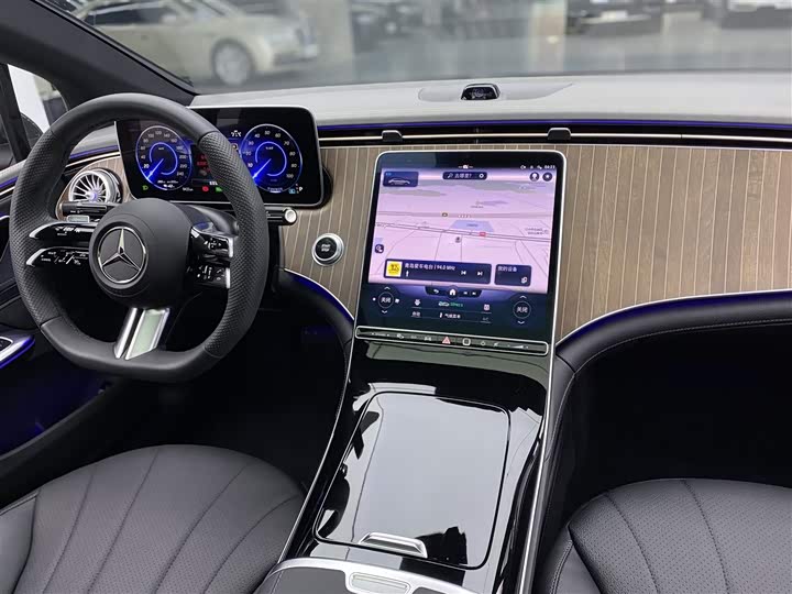 Фото 13 - Mercedes-Benz EQE