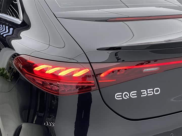 Фото 27 - Mercedes-Benz EQE