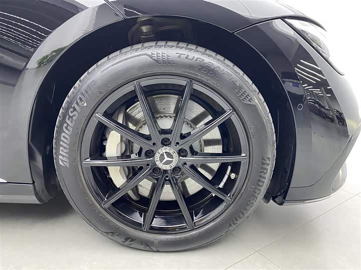 Фото 30 - Mercedes-Benz EQE