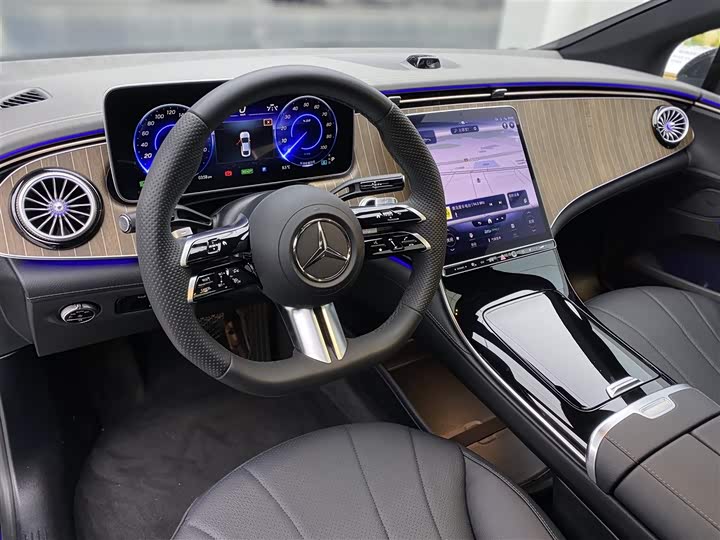 Фото 6 - Mercedes-Benz EQE