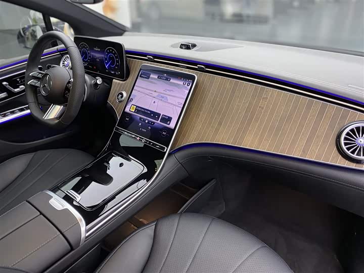 Фото 9 - Mercedes-Benz EQE