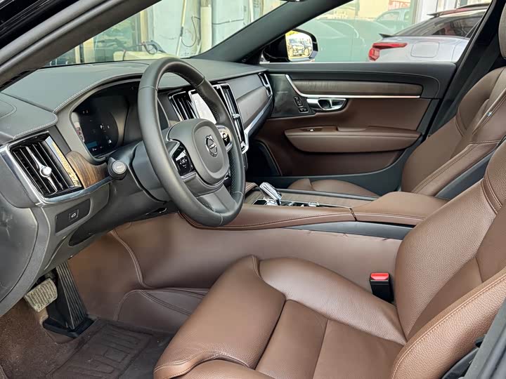 Фото 3 - Volvo S90