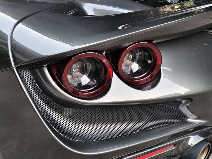 Фото 15 - Ferrari F8