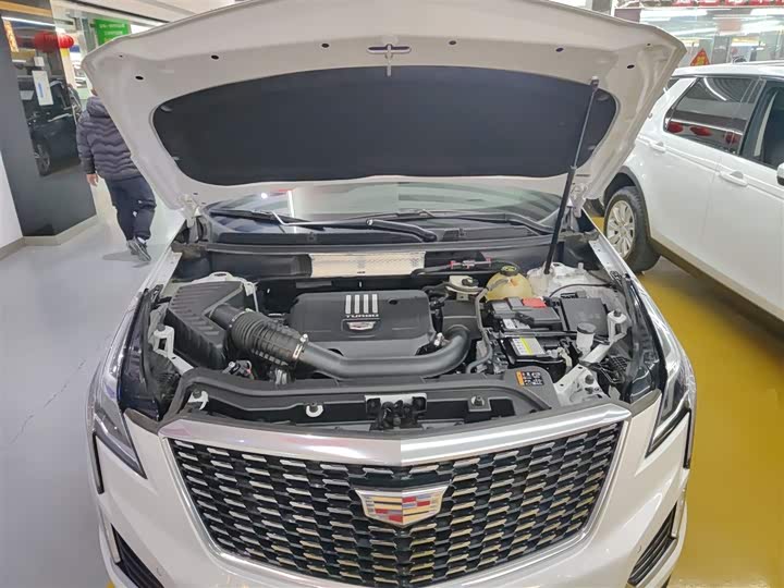Фото 20 - Cadillac XT5