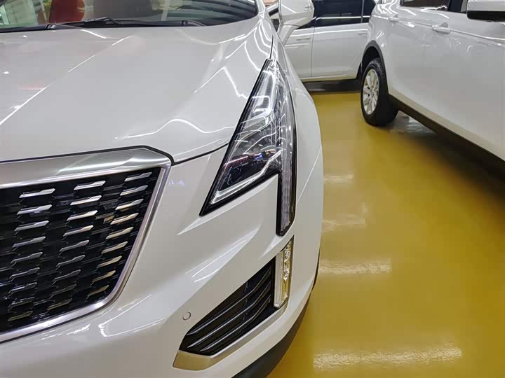 Фото 24 - Cadillac XT5