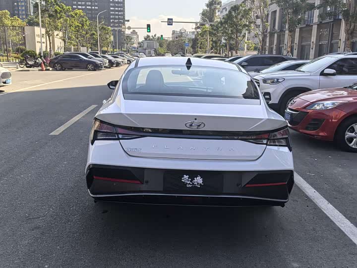 Фото 10 - Hyundai Elantra N line