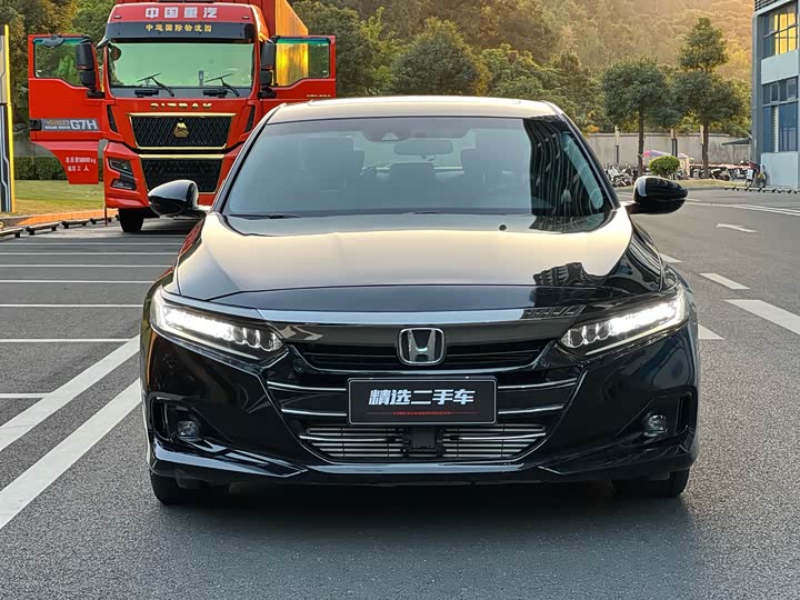 Фото 2 - Honda Accord