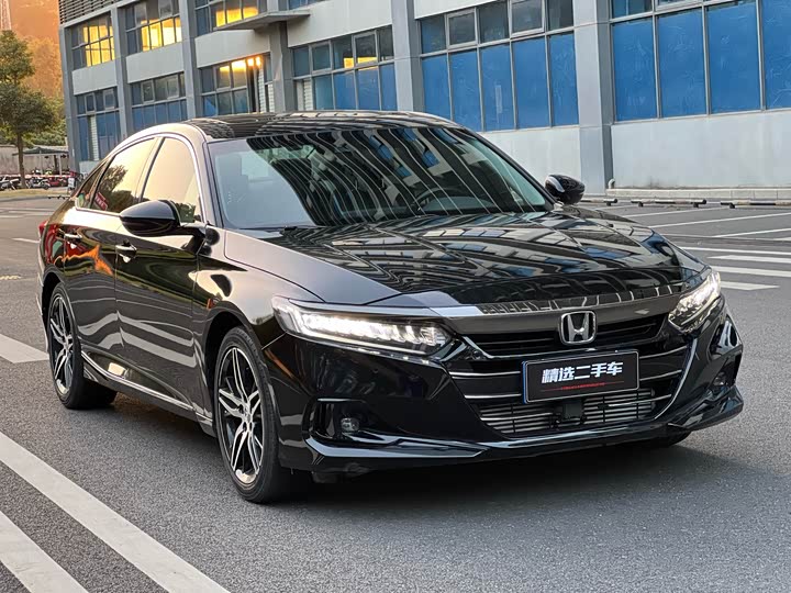 Фото 3 - Honda Accord