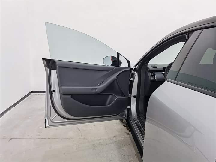 Фото 8 - XPeng F57