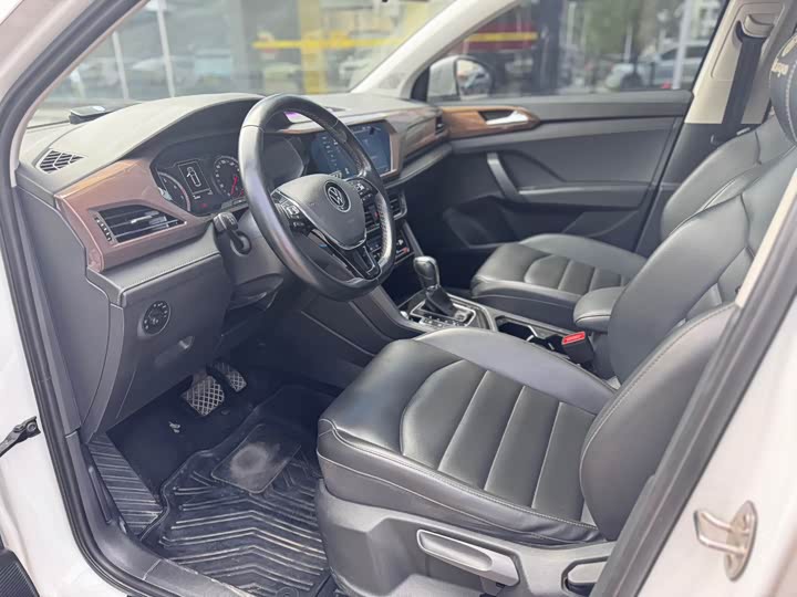 Фото 3 - Volkswagen Tharu