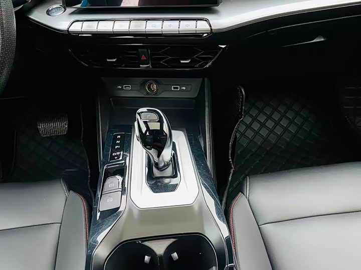 Фото 13 - MG Motor 5