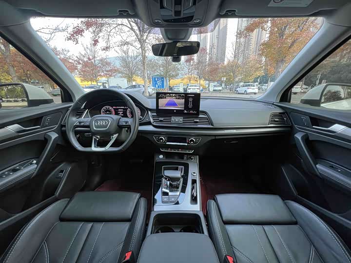 Фото 12 - Audi Q5L