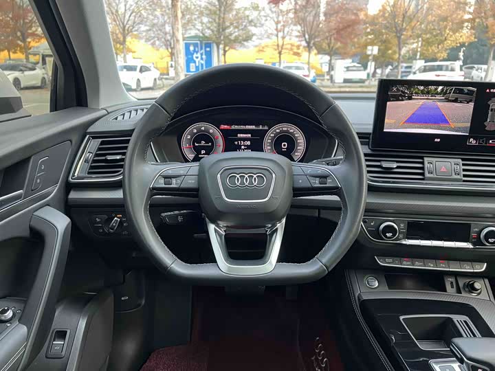 Фото 13 - Audi Q5L