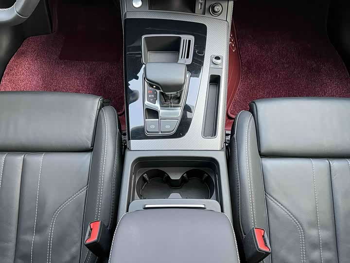 Фото 16 - Audi Q5L