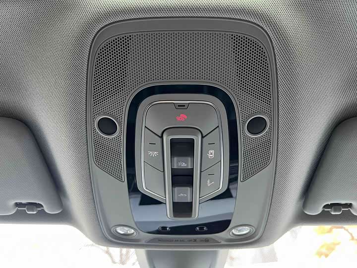 Фото 19 - Audi Q5L