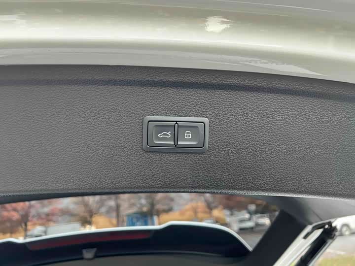 Фото 22 - Audi Q5L