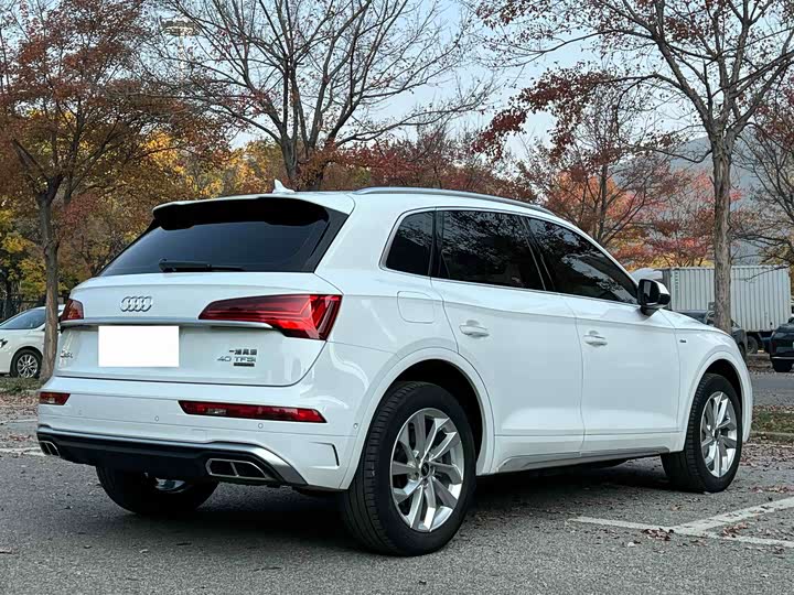 Фото 5 - Audi Q5L