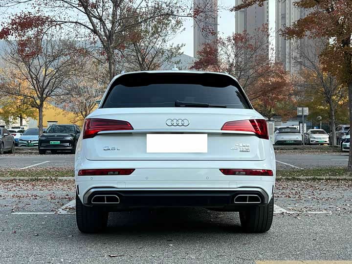 Фото 6 - Audi Q5L