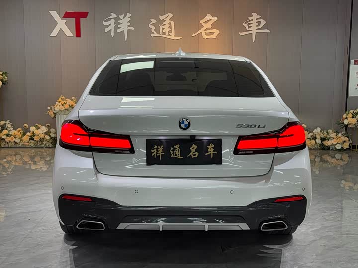 Фото 24 - BMW 5 Series