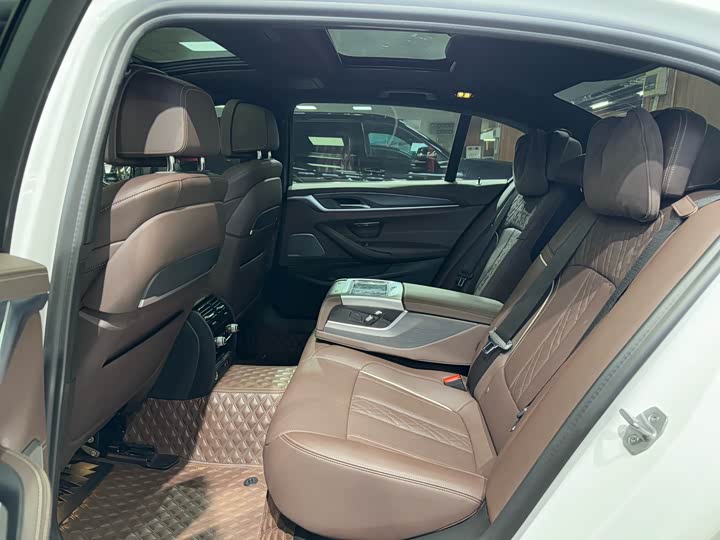 Фото 7 - BMW 5 Series