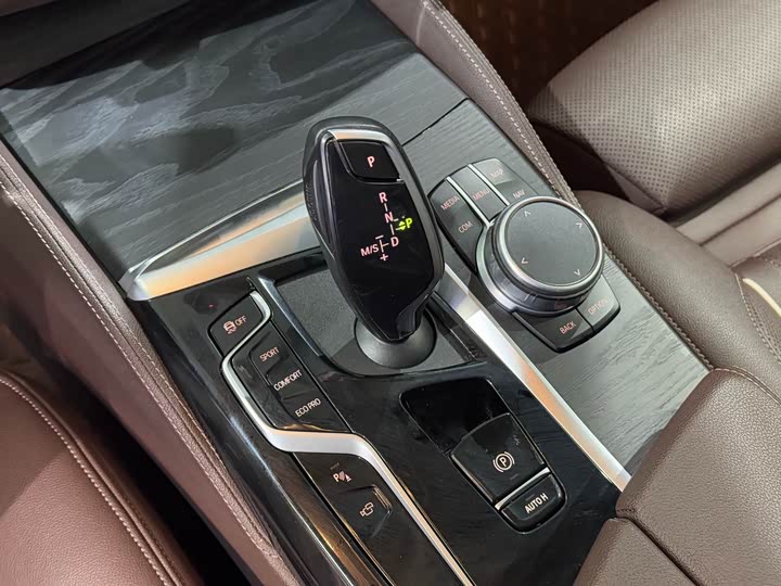 Фото 8 - BMW 5 Series