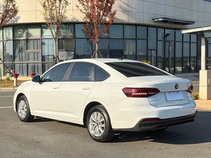 Фото 10 - Volkswagen Lavida