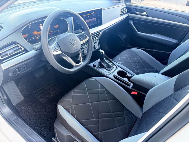 Фото 6 - Volkswagen Lavida