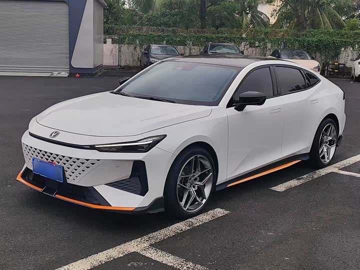 Фото 1 - Changan UNI-V