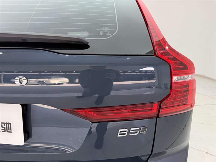 Фото 11 - Volvo XC60