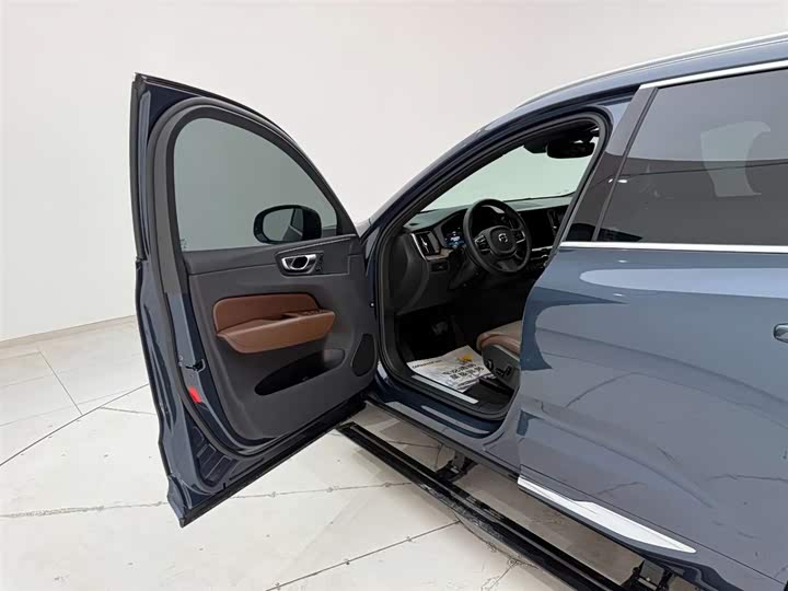 Фото 14 - Volvo XC60