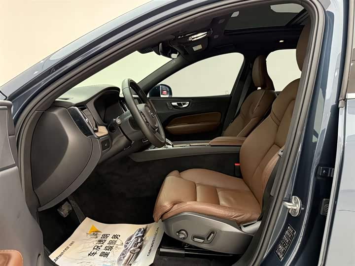 Фото 16 - Volvo XC60