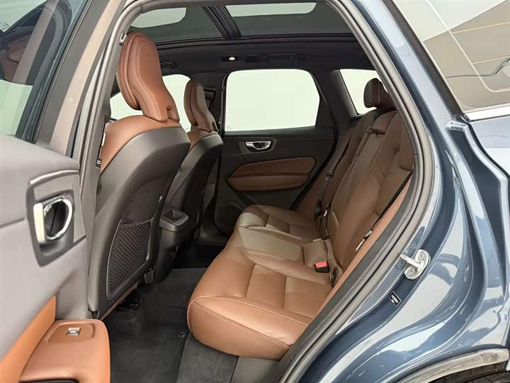 Фото 18 - Volvo XC60