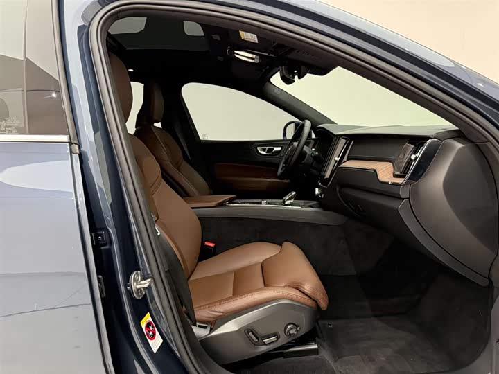 Фото 20 - Volvo XC60