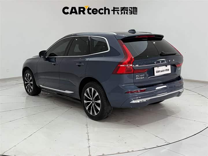 Фото 8 - Volvo XC60