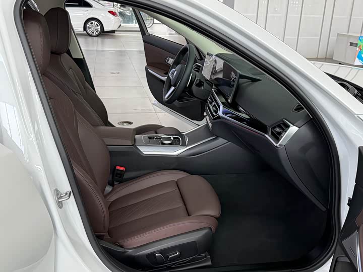 Фото 11 - BMW 3 Series