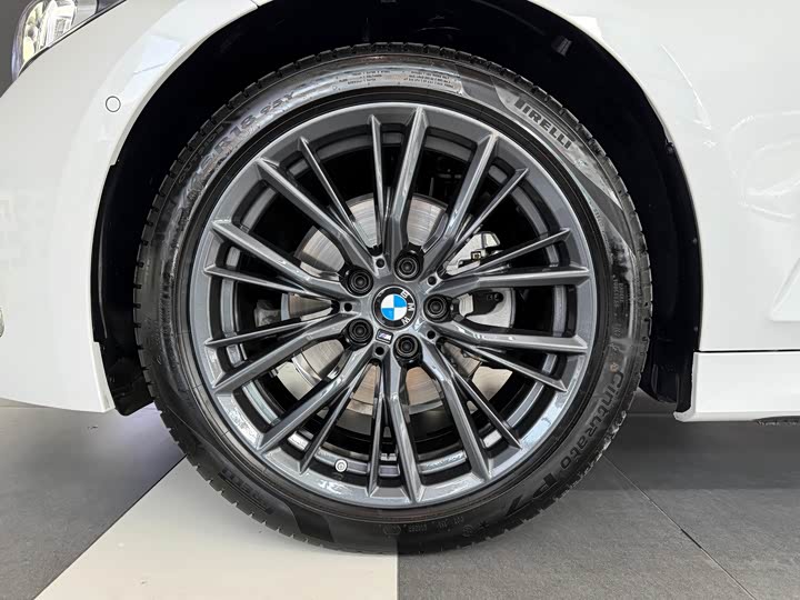 Фото 18 - BMW 3 Series