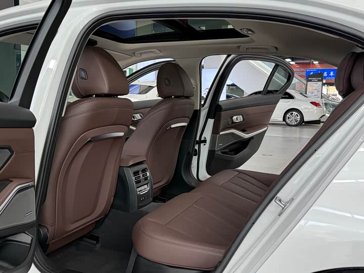 Фото 9 - BMW 3 Series