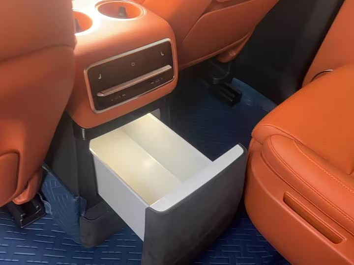 Фото 14 - LiXiang L9