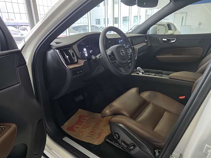 Фото 13 - Volvo XC60 Hybrid