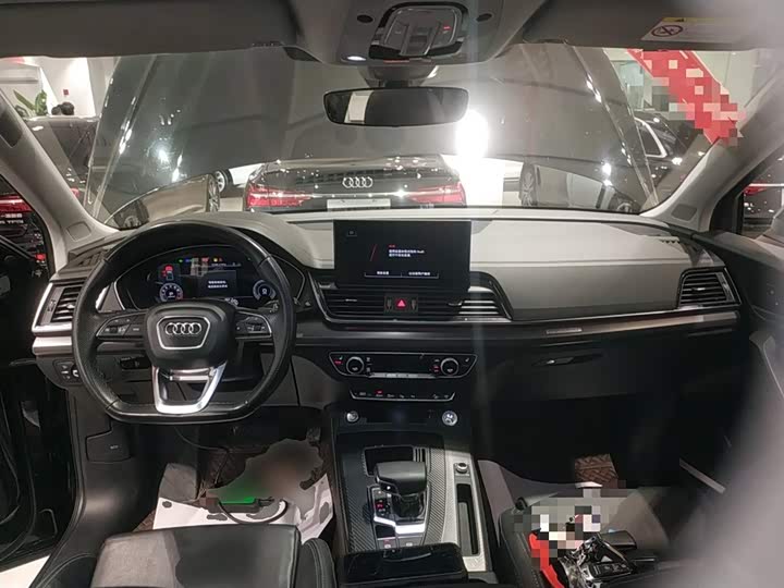 Фото 10 - Audi Q5L