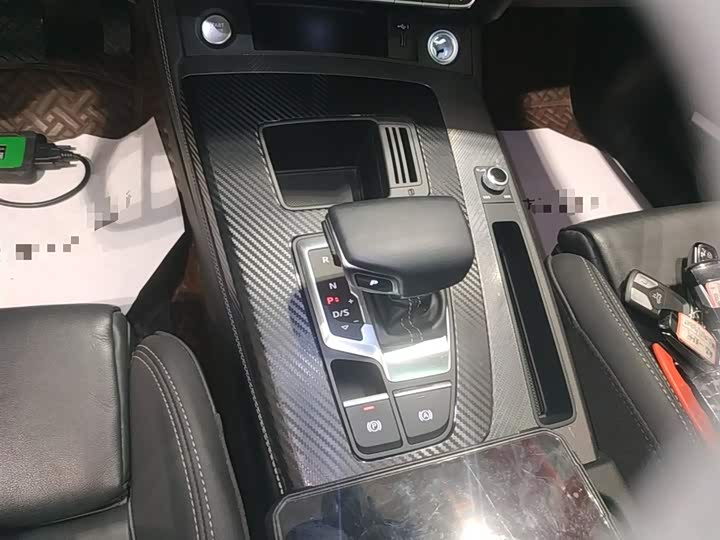 Фото 14 - Audi Q5L