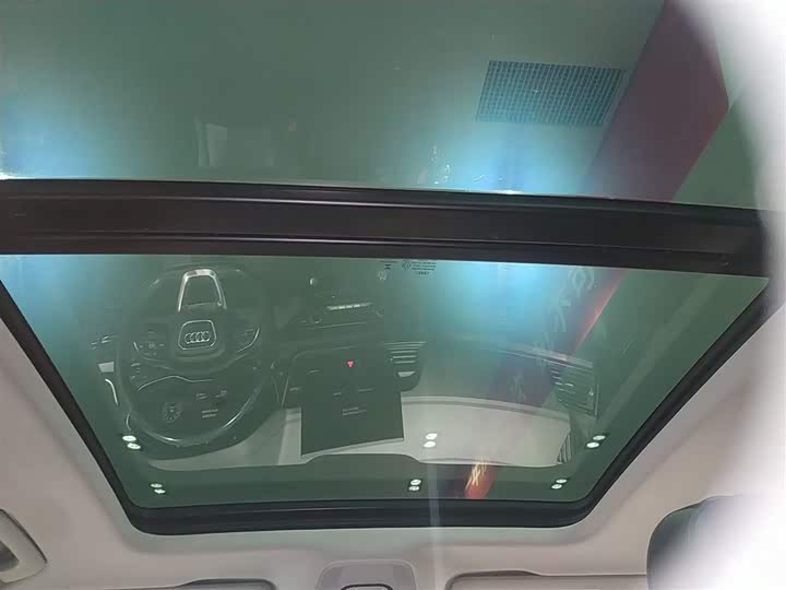 Фото 18 - Audi Q5L