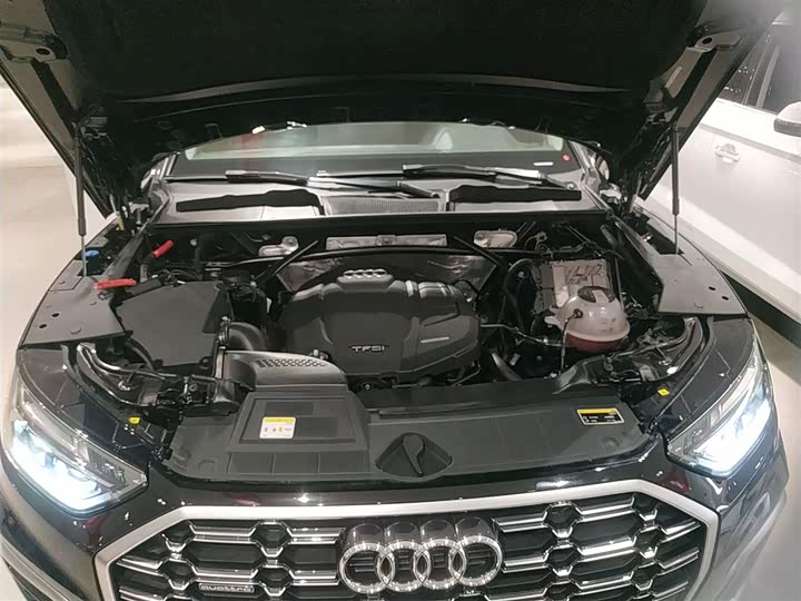 Фото 20 - Audi Q5L
