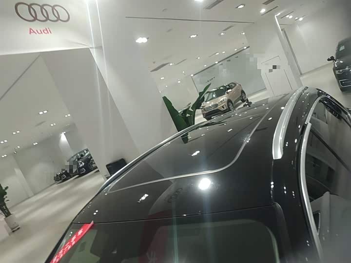 Фото 27 - Audi Q5L