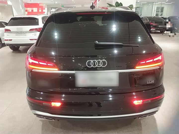 Фото 6 - Audi Q5L