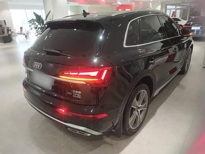 Фото 7 - Audi Q5L