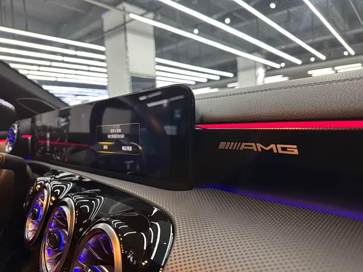 Фото 11 - Mercedes-Benz CLA-Class AMG