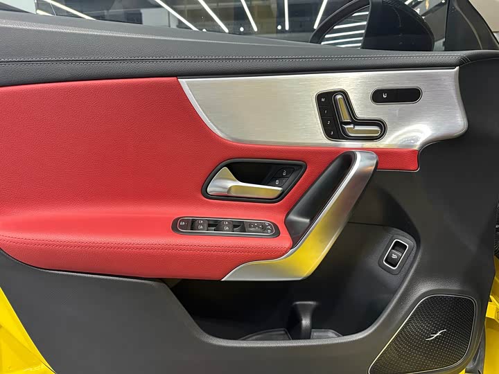 Фото 4 - Mercedes-Benz CLA-Class AMG