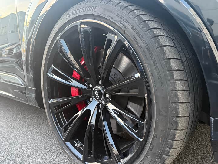 Фото 4 - Audi SQ7