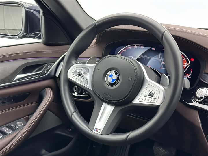 Фото 11 - BMW 5 Series